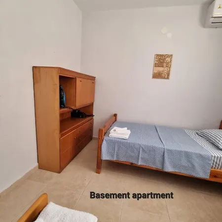 Eleni'S Apartments Nea Iraklia Room photo
