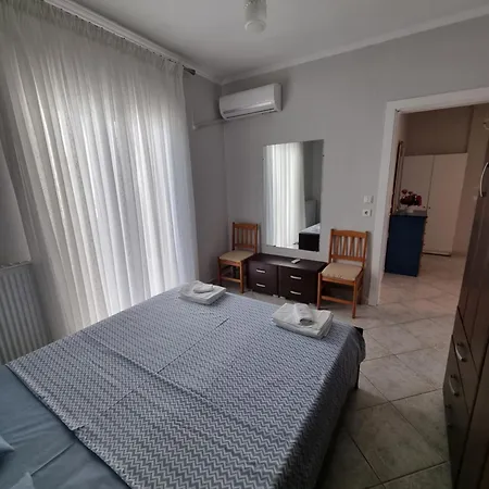 Eleni'S Apartments Nea Iraklia Room photo